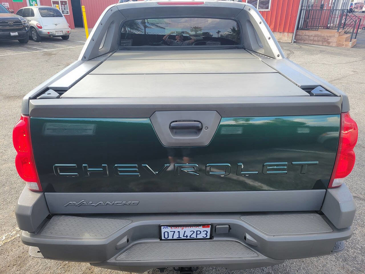 Used 2002 Chevrolet Avalanche 2WD image 5