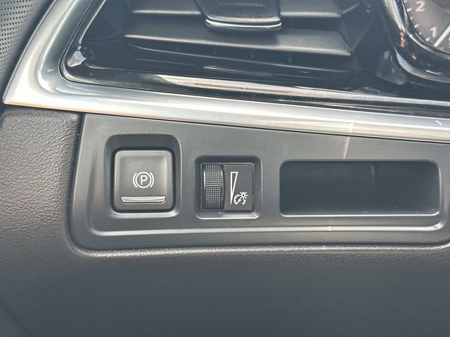 Used 2024 Cadillac XT6 Premium Luxury w/ LPO, Floor Liner Package AWD/4WD image 26