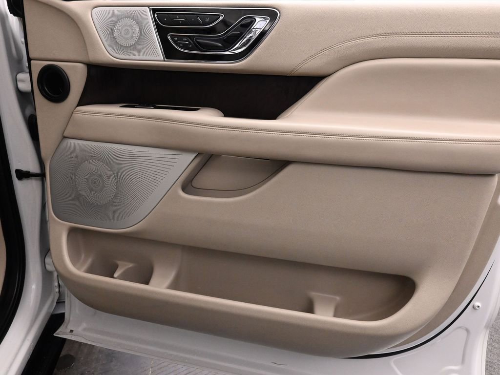 Used 2021 Lincoln Navigator L Reserve w/ Luxury Package image 23