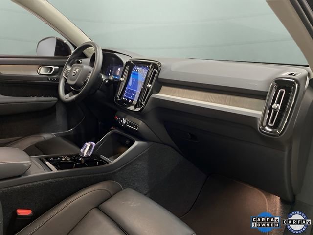 Used 2025 Volvo XC40 B5 Plus image 22