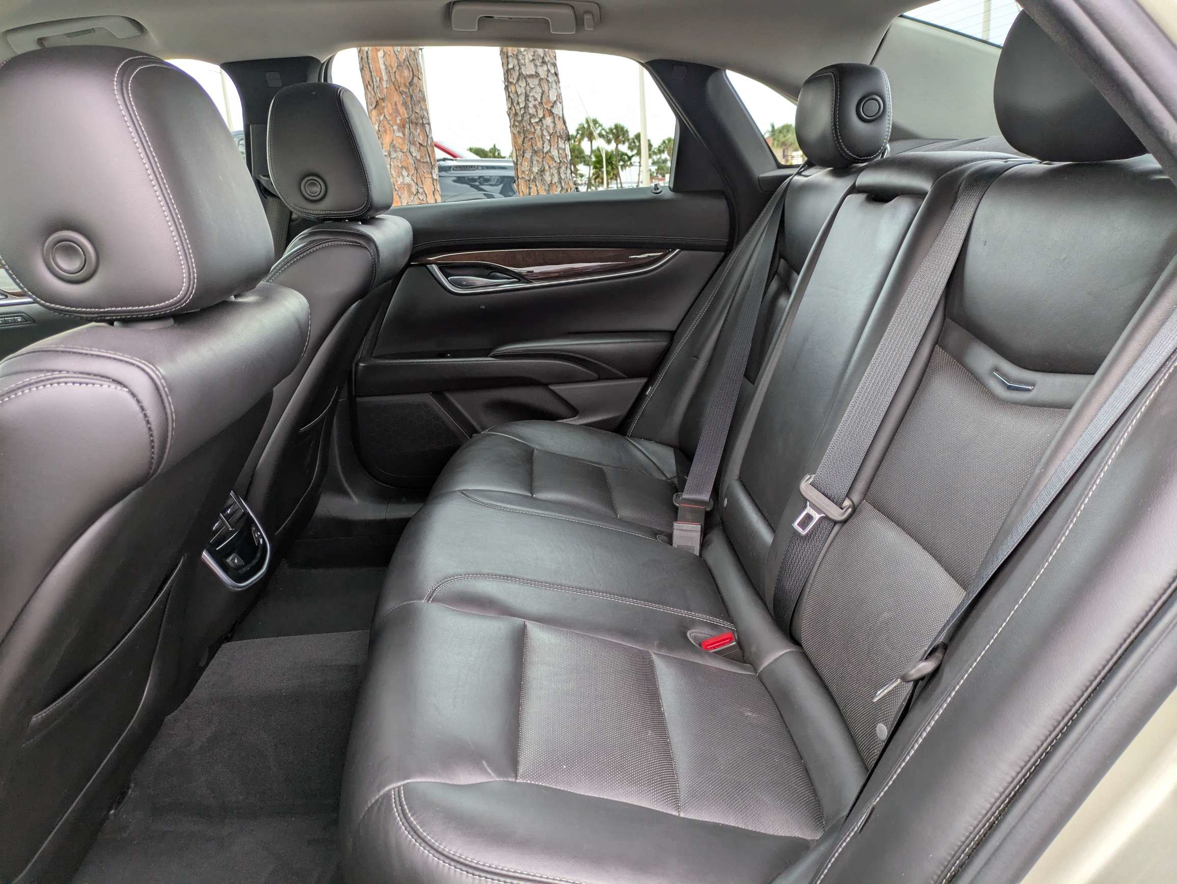 Used 2015 Cadillac XTS Luxury AWD/4WD image 14