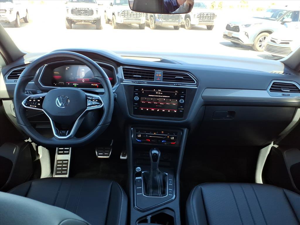 Used 2023 Volkswagen Tiguan SE R-Line image 17