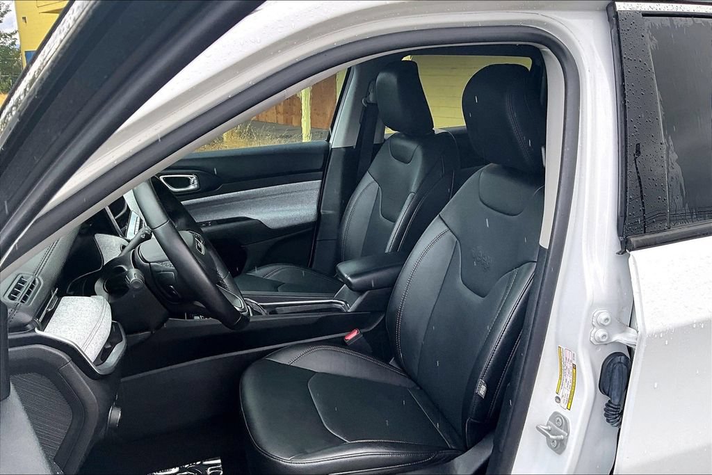 Used 2022 Jeep Compass Latitude AWD/4WD image 9