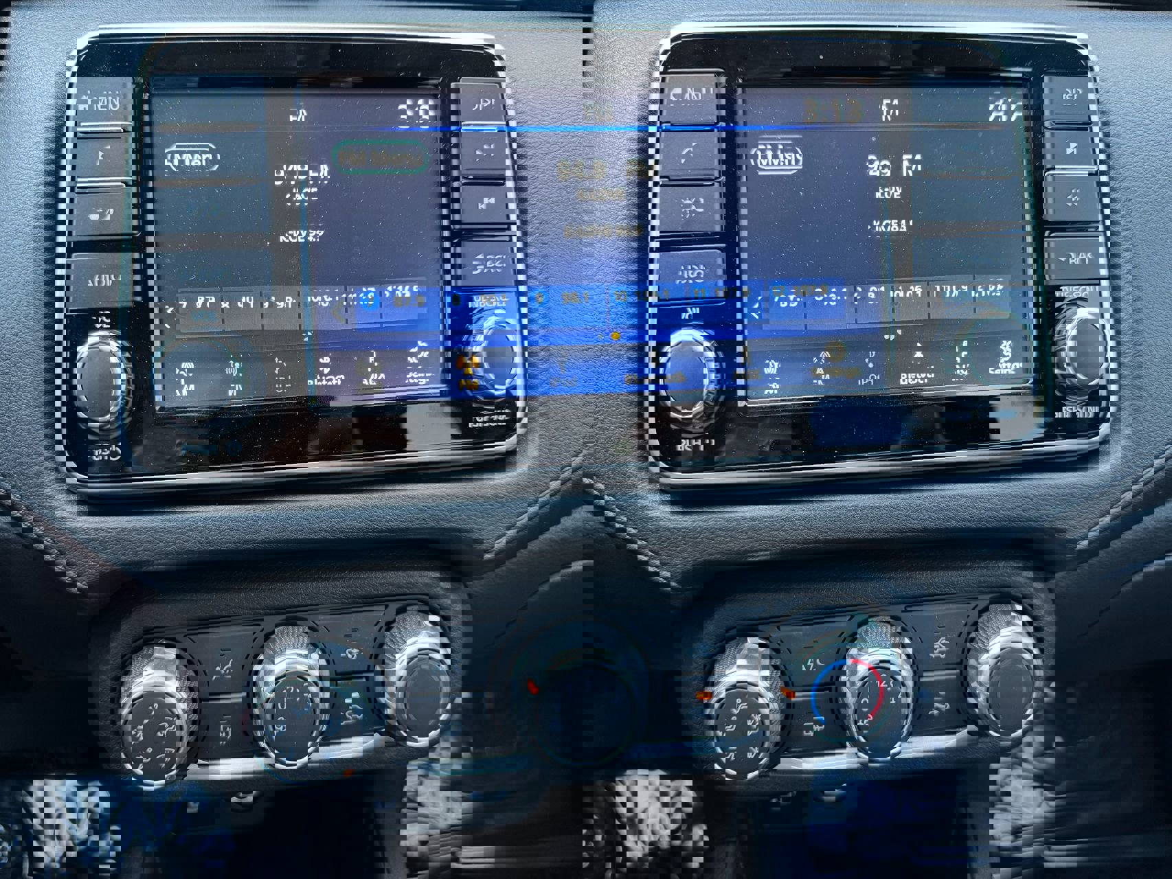 Used 2024 Nissan Versa S w/ Trunk Package image 18