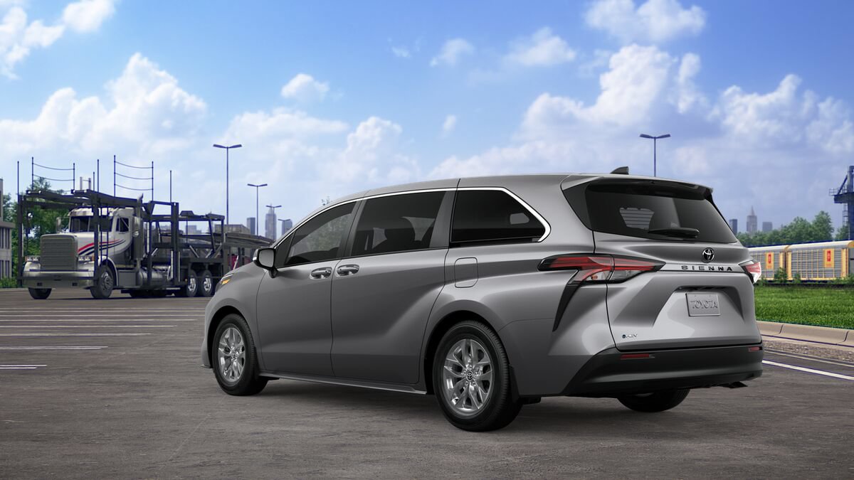New 2026 Toyota Sienna LE FWD image 6