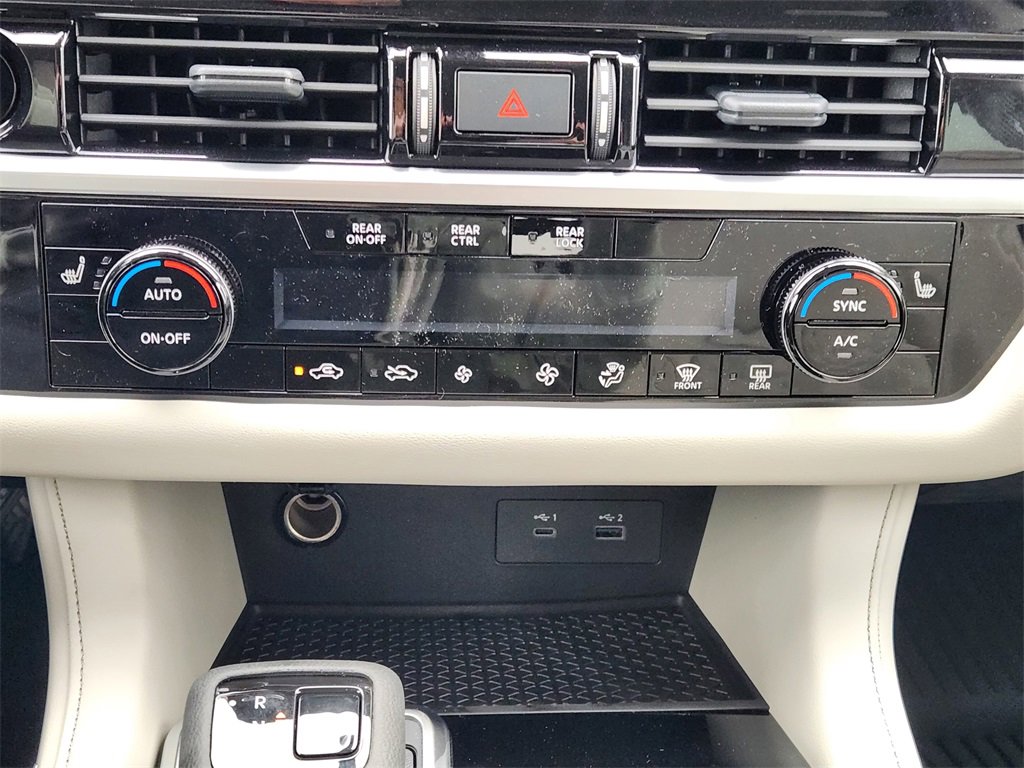 New 2025 Nissan Pathfinder SV image 14