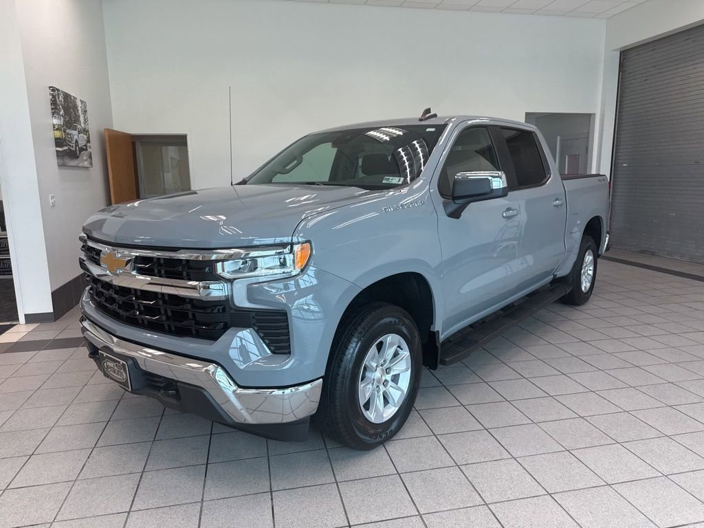 Used 2024 Chevrolet Silverado 1500 LT w/ Protection Package AWD/4WD image 3