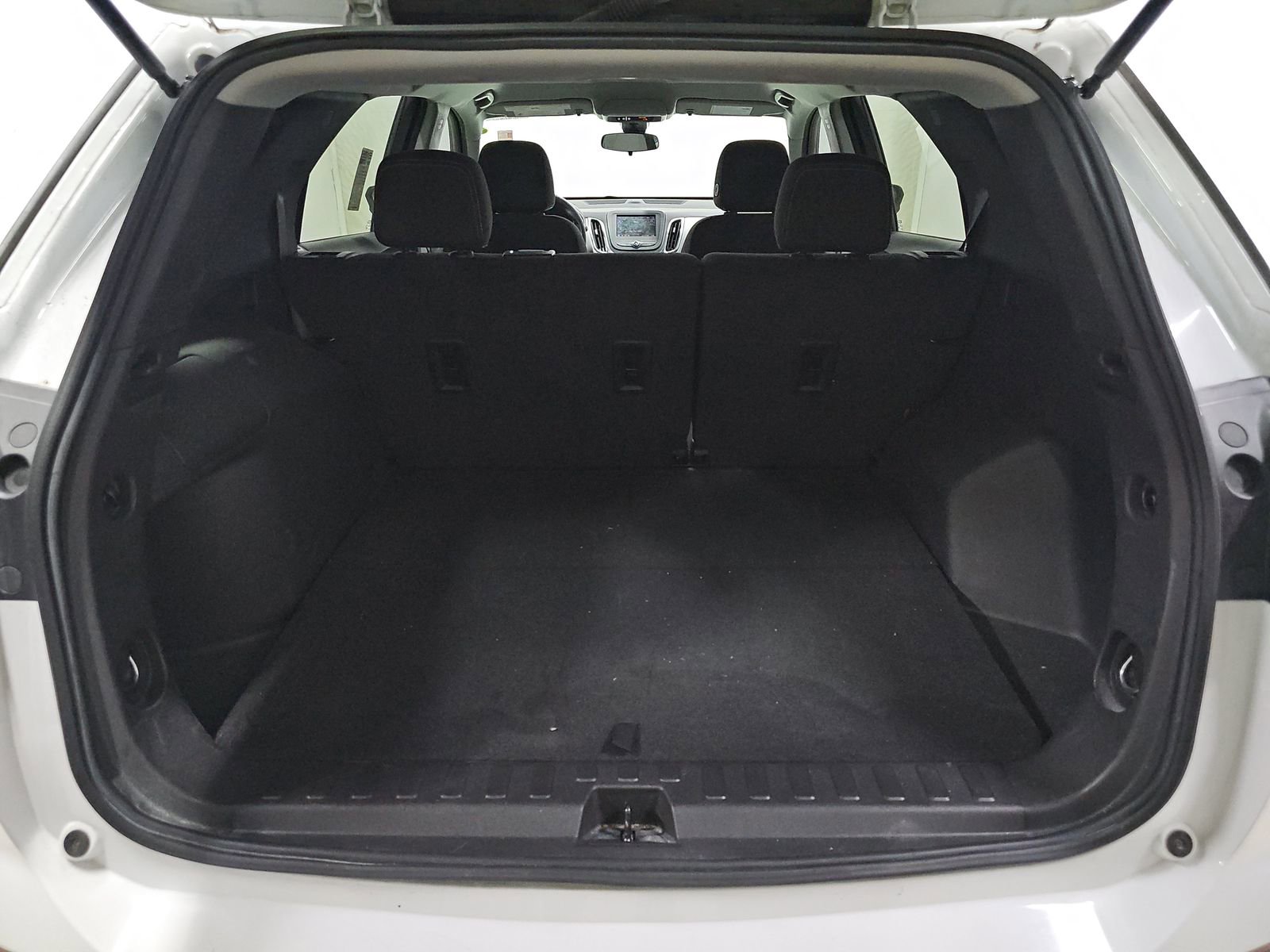 Used 2022 Chevrolet Equinox LS image 17