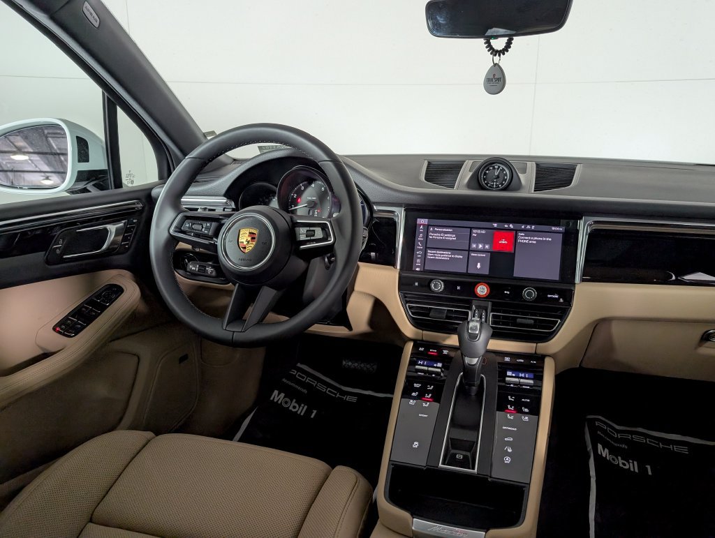 New 2026 Porsche Macan AWD/4WD image 22