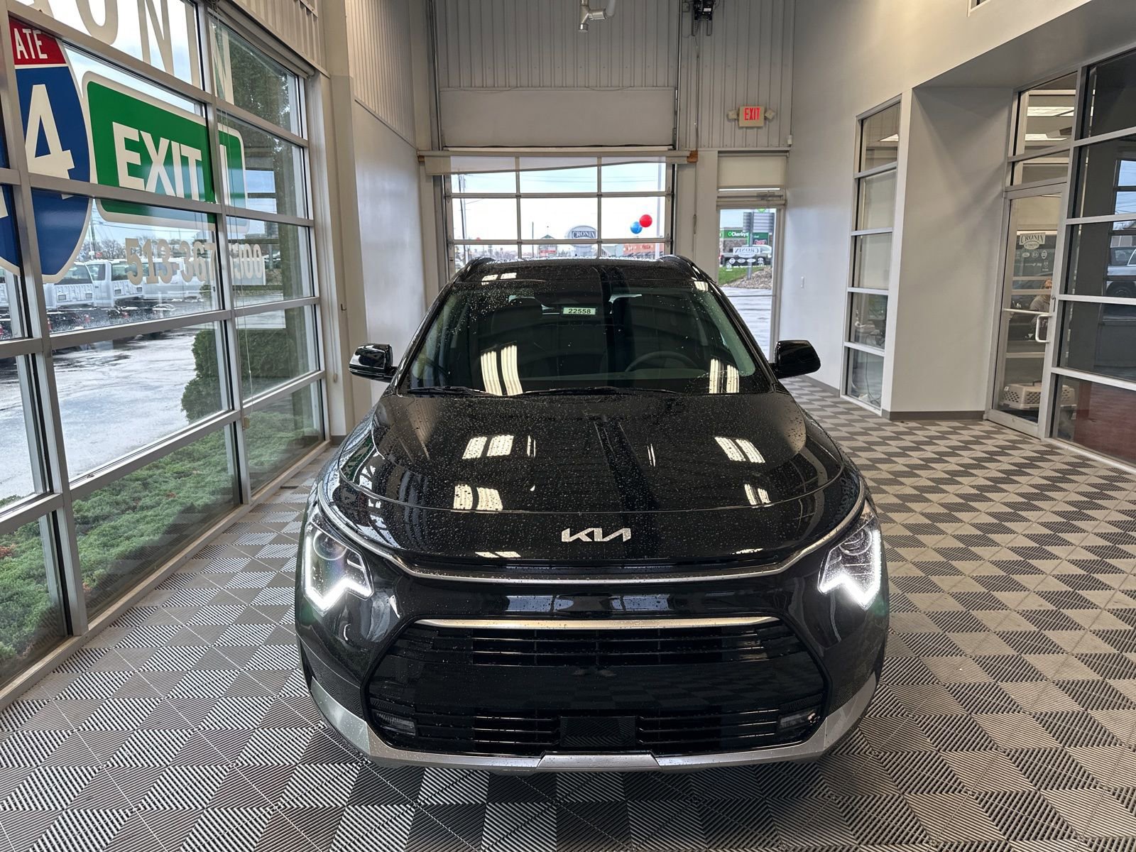 New 2025 Kia Niro EX Touring image 2
