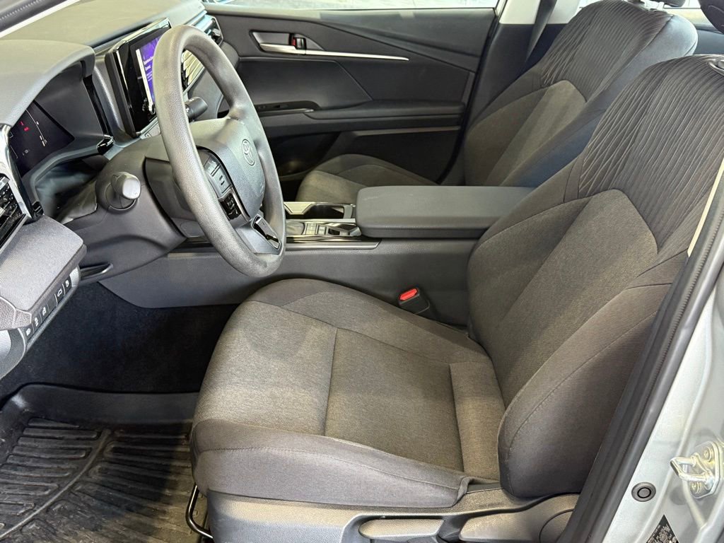 Used 2025 Toyota Camry LE image 19