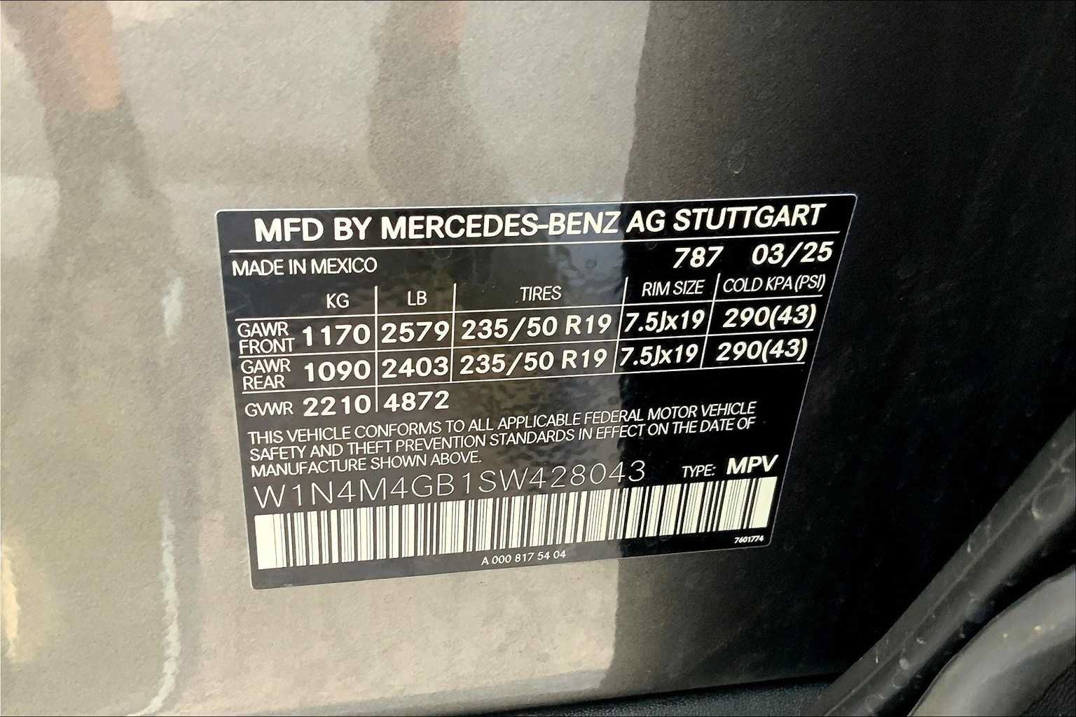 Used 2025 Mercedes-Benz GLB 250 image 16