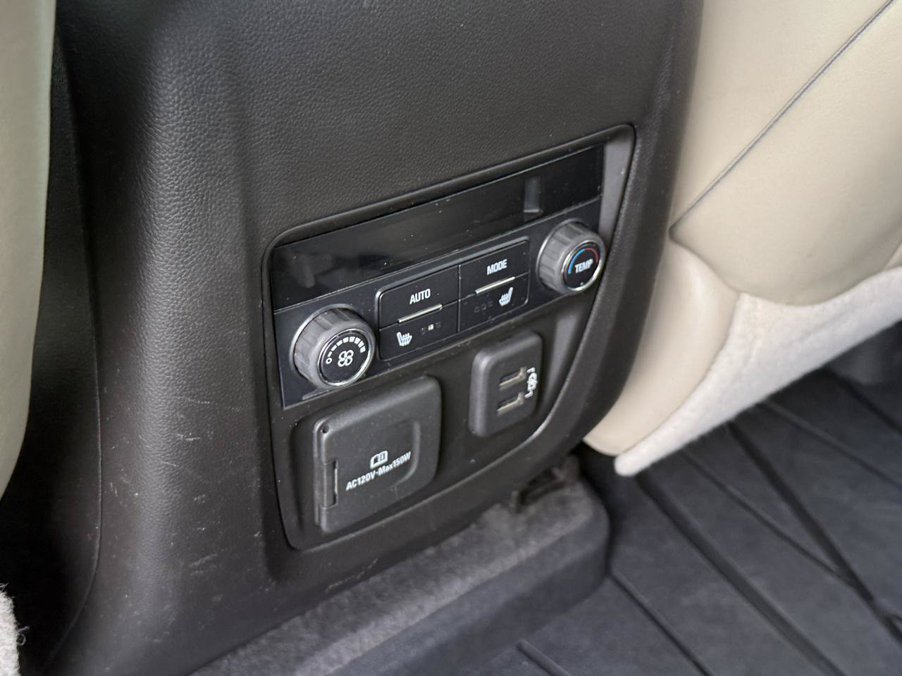 Used 2019 Buick Enclave Premium w/ Experience Buick Package FWD image 20