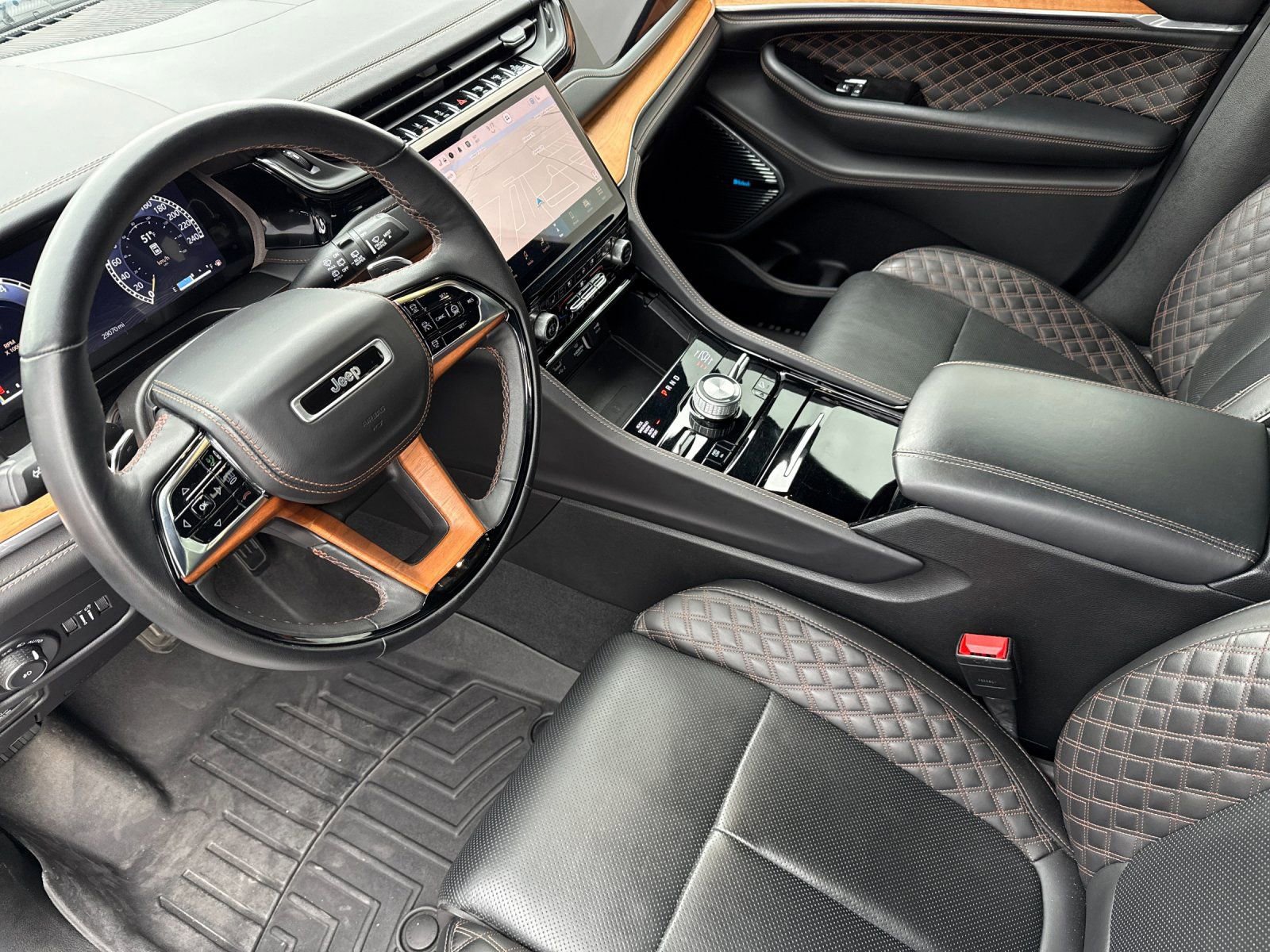 Used 2023 Jeep Grand Cherokee L Summit image 10