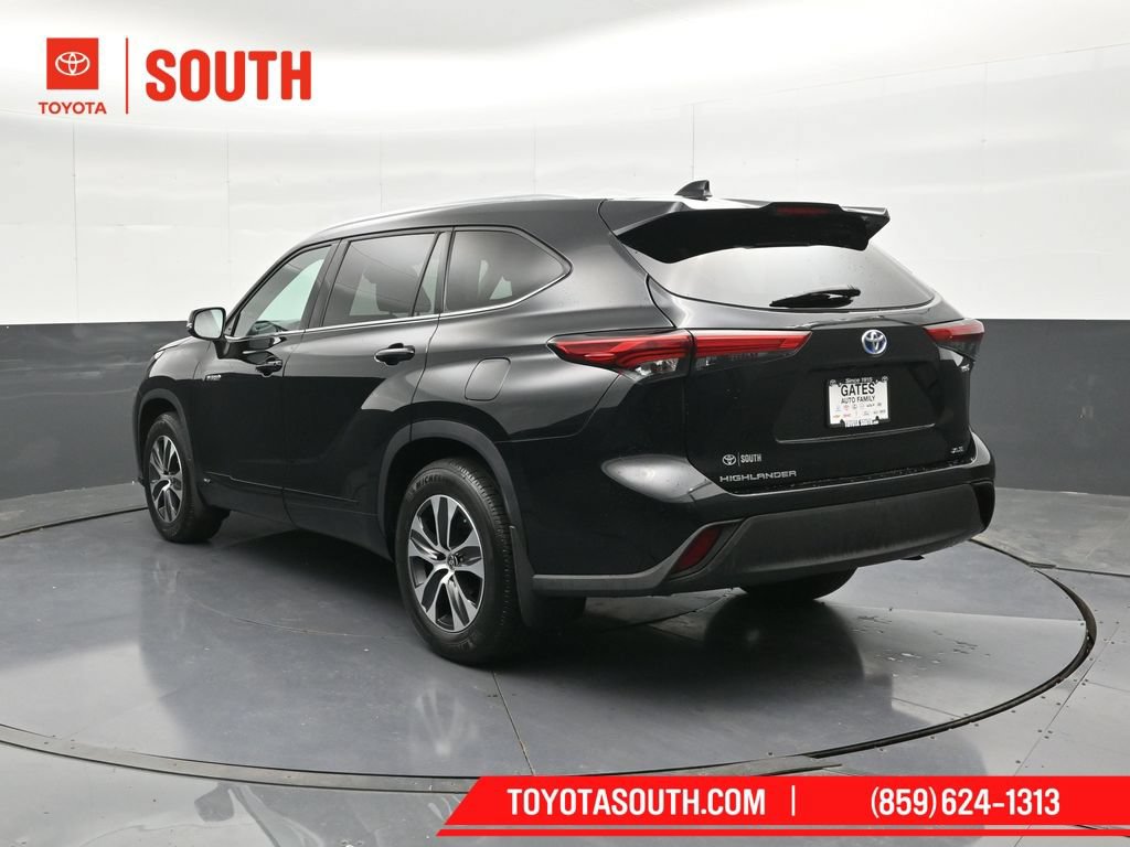 Used 2020 Toyota Highlander XLE AWD/4WD image 8