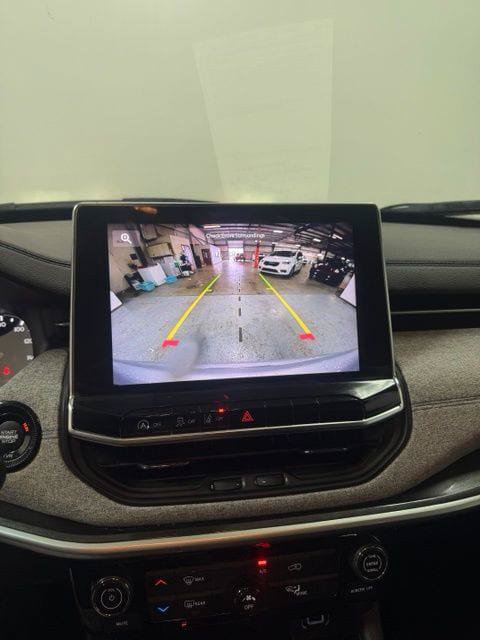 Certified 2024 Jeep Compass Latitude AWD/4WD image 20