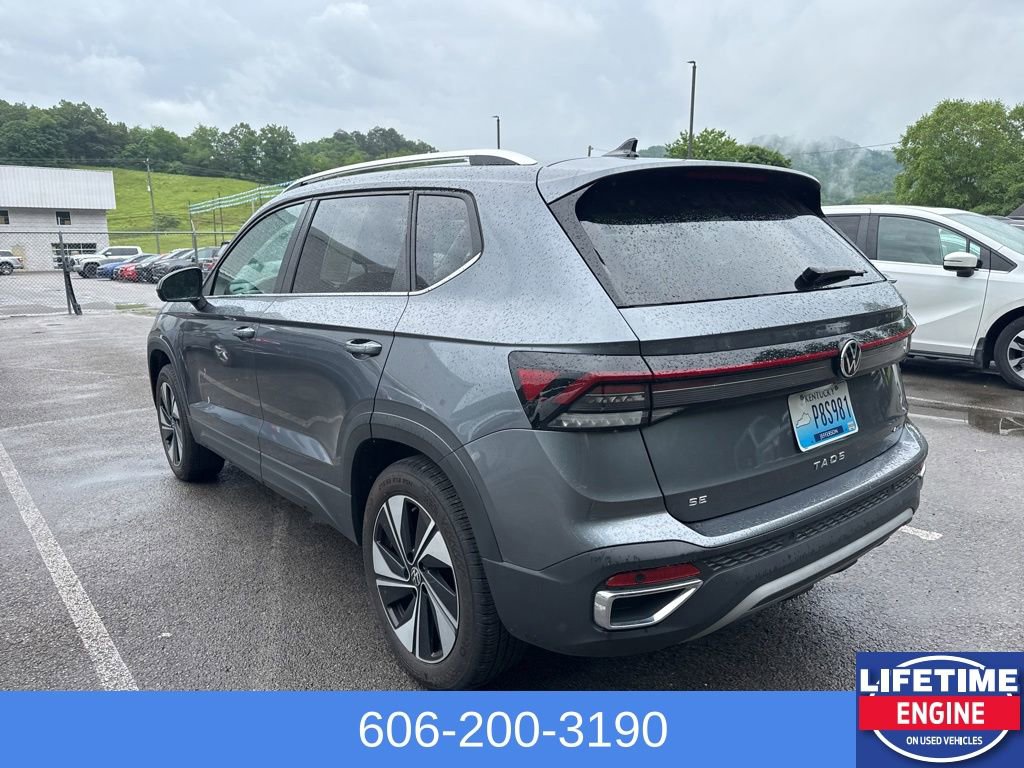 Used 2025 Volkswagen Taos SE AWD/4WD image 9