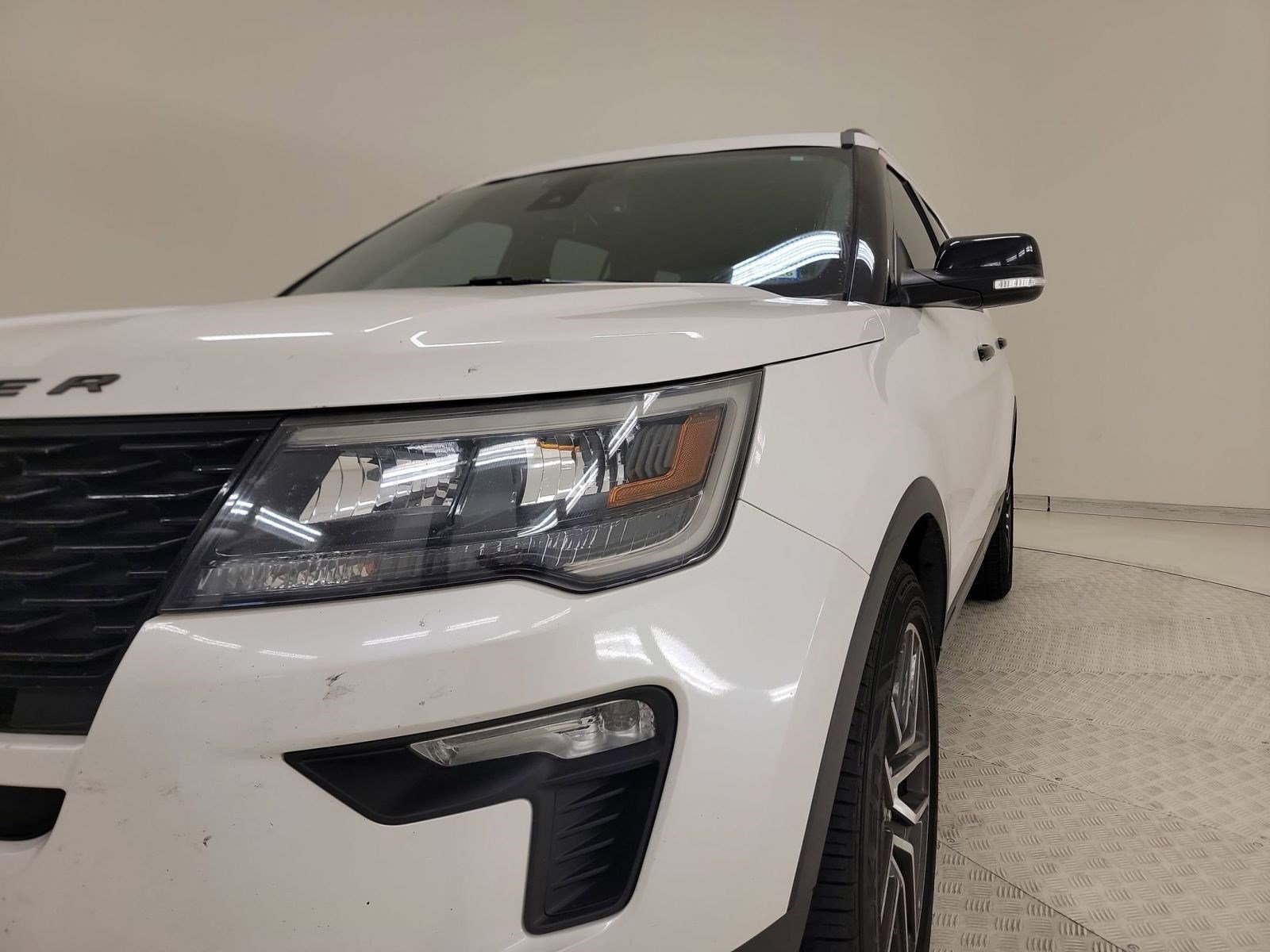 Used 2018 Ford Explorer Sport w/ Equipment Group 401A AWD/4WD image 10