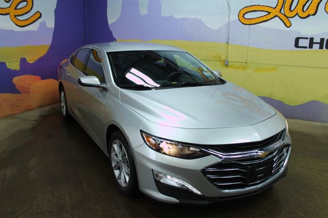 Used 2021 Chevrolet Malibu LT image 2