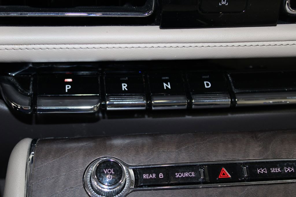 Used 2023 Lincoln Aviator Reserve w/ Equipment Group 201A AWD/4WD image 50