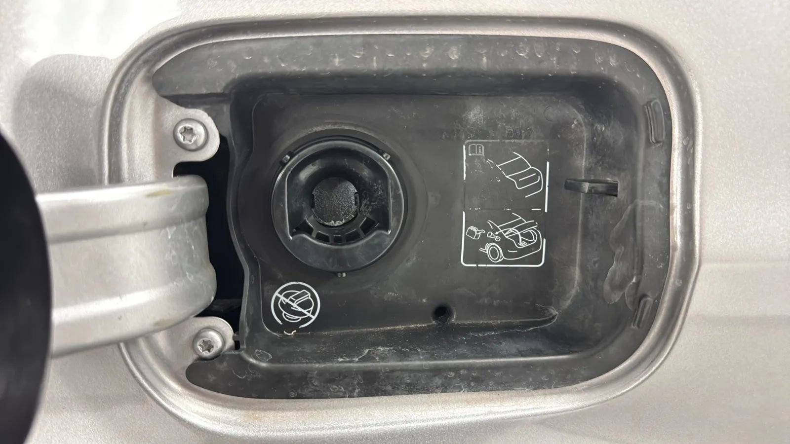 Used 2018 Chrysler 300 Limited w/ Safetytec Plus Group AWD/4WD image 36