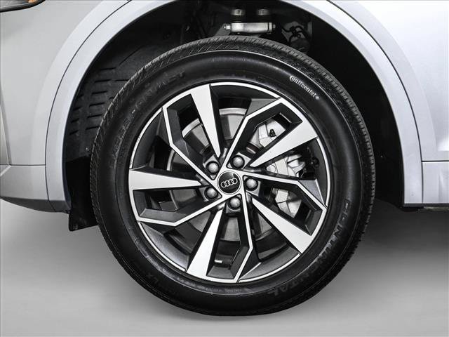 Certified 2024 Audi Q5 2.0T Premium w/ Convenience Package AWD/4WD image 25