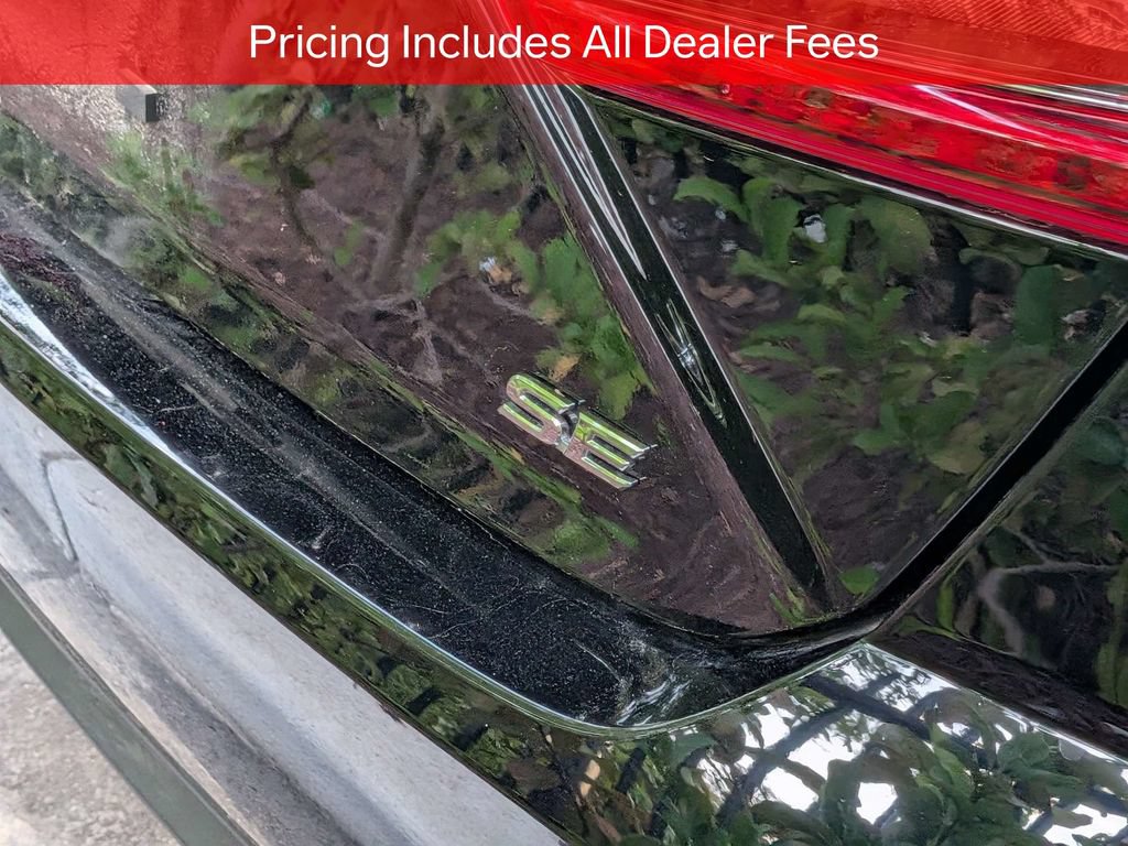 Used 2026 Toyota Camry SE FWD image 8
