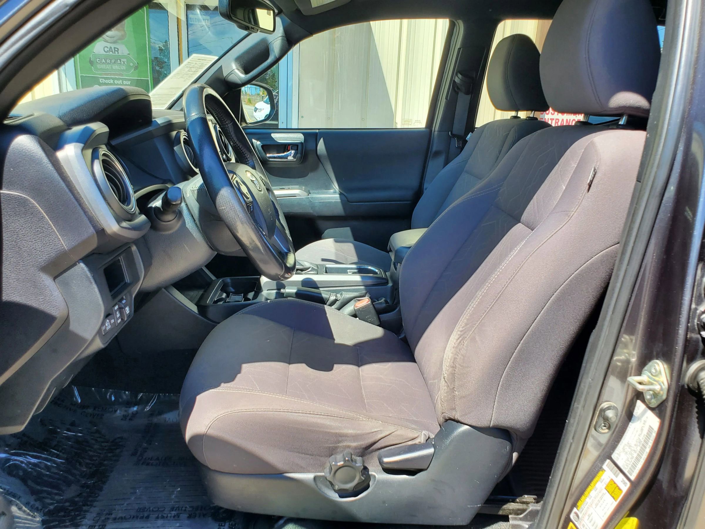 Used 2017 Toyota Tacoma TRD Sport w/ Tow Package image 20