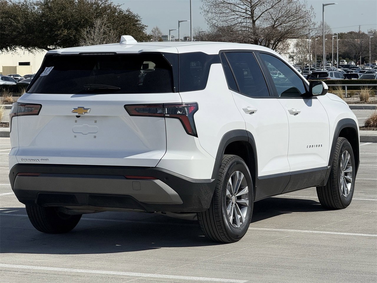 Used 2025 Chevrolet Equinox LT image 4