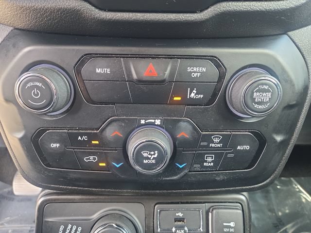 Used 2023 Jeep Renegade Latitude AWD/4WD image 25