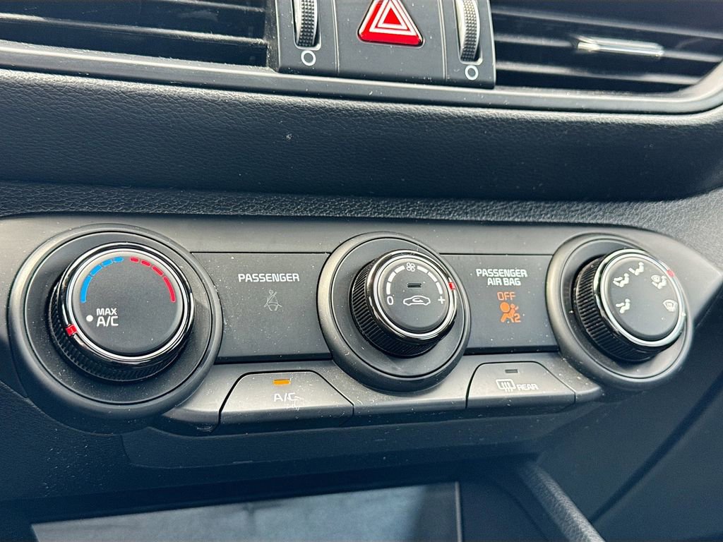 Certified 2023 Kia Forte LXS w/ LXS Technology Package image 18