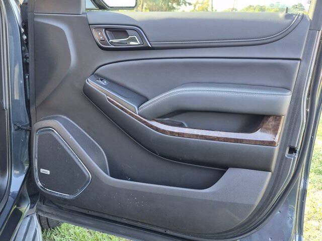 Used 2020 Chevrolet Tahoe LT w/ RST Edition AWD/4WD image 31