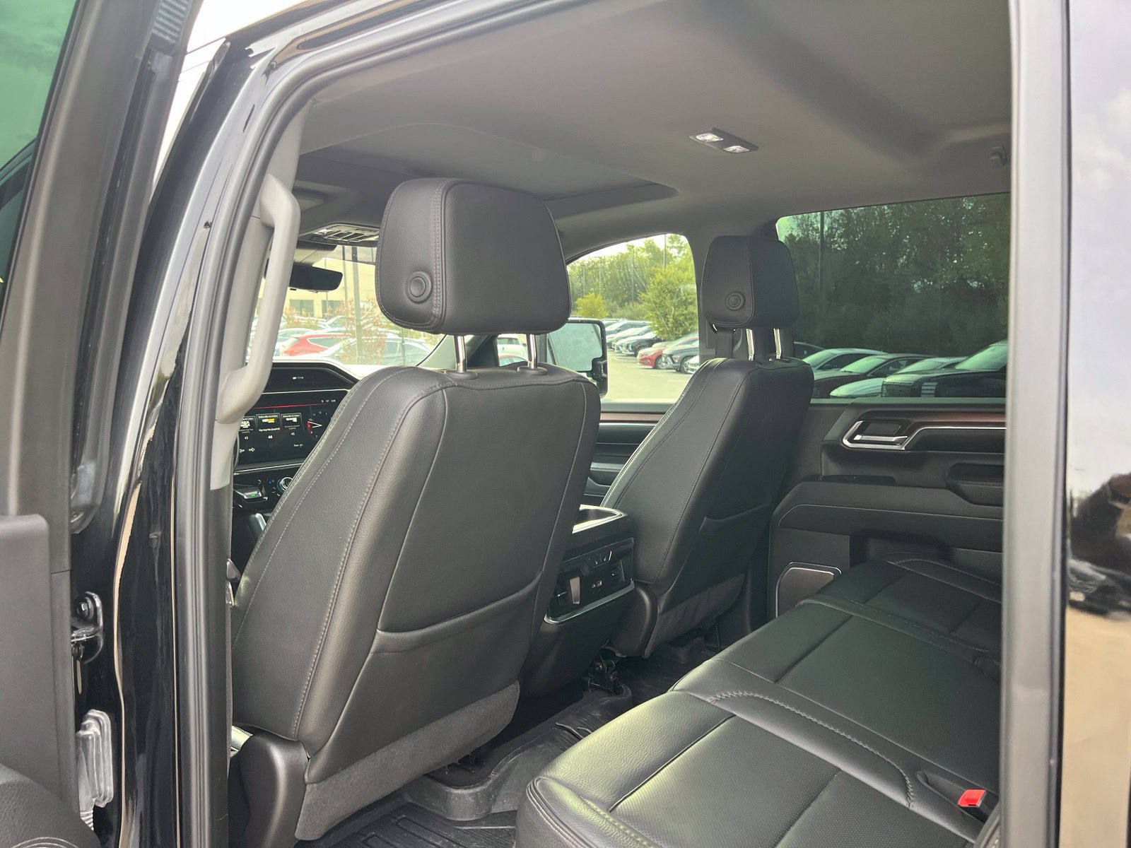 Used 2024 GMC Sierra 2500 Denali w/ Denali Reserve Package AWD/4WD image 28