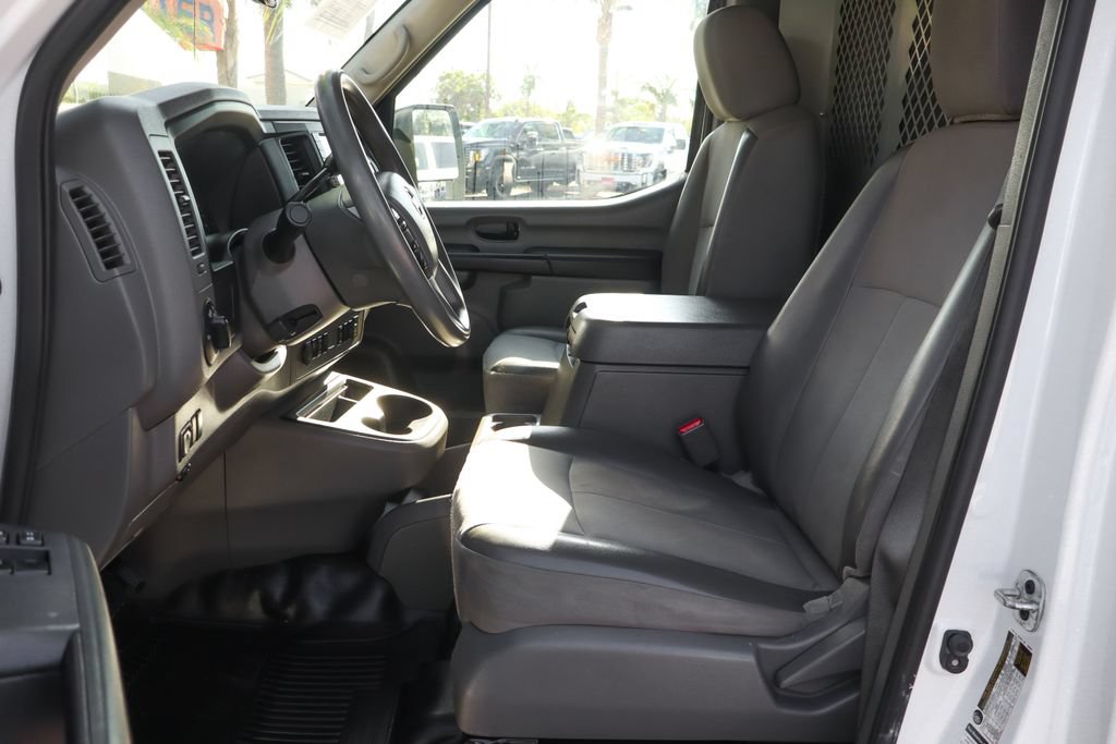 Used 2020 Nissan NV 2500 SV RWD image 21