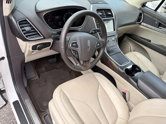 Used 2016 Lincoln MKX Reserve w/ Cargo Utility Package FWD image 24