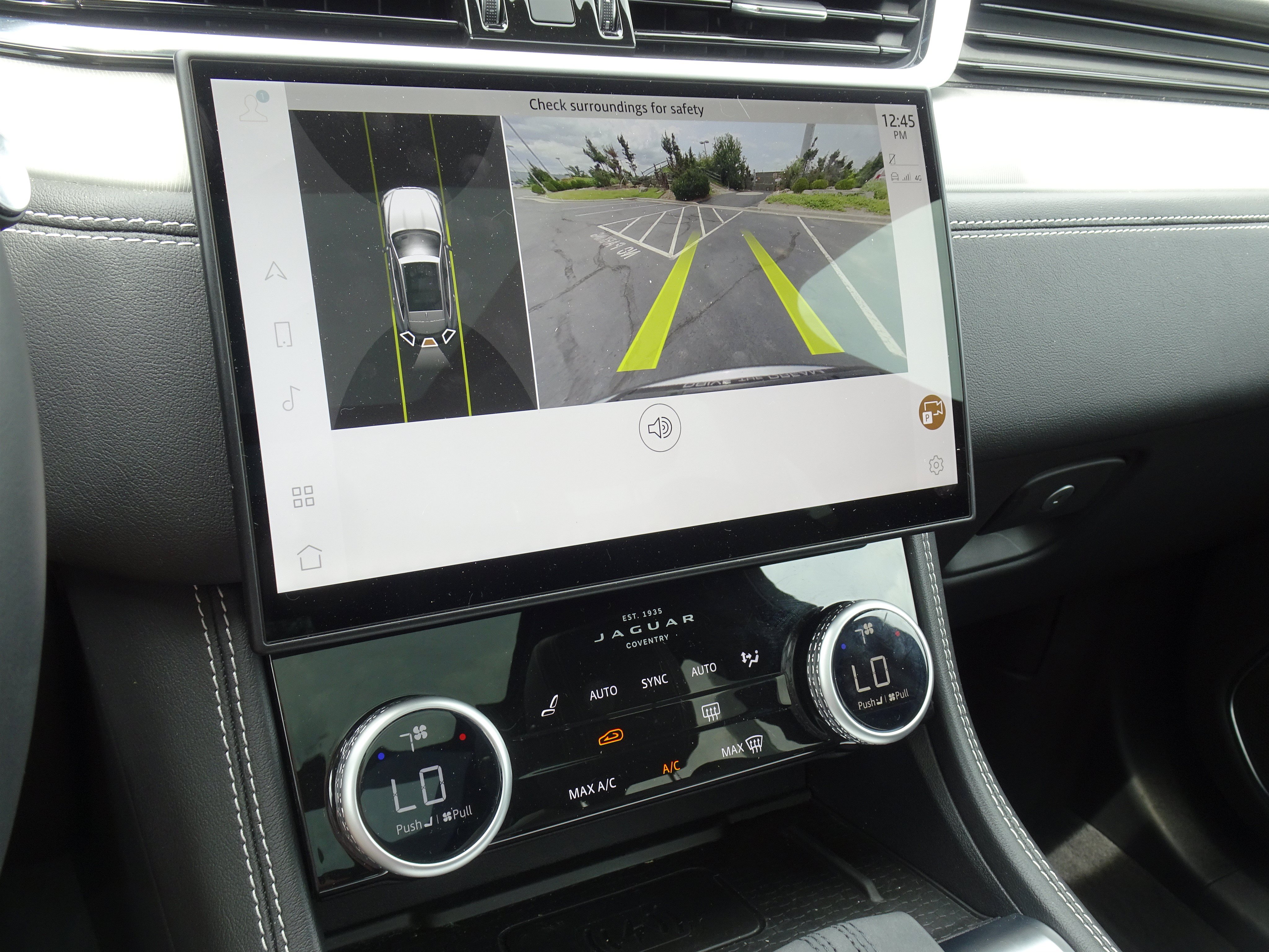 New 2025 Jaguar F-PACE R-Dynamic S AWD/4WD image 4