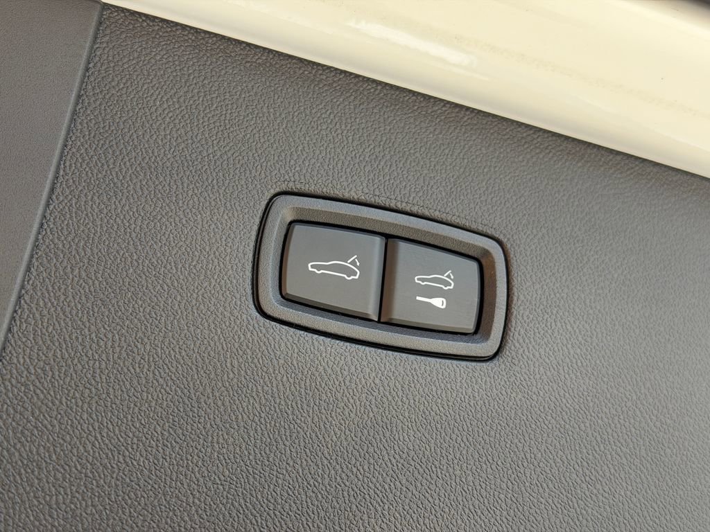 Used 2024 Porsche Cayenne Turbo GT AWD/4WD image 40
