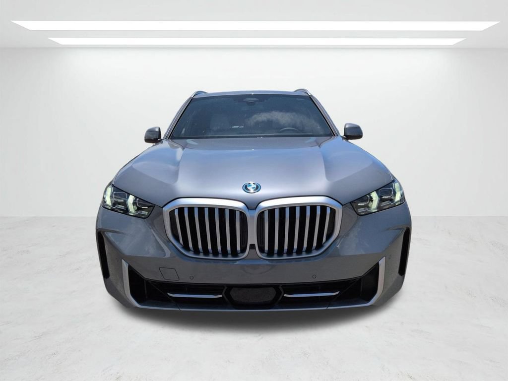 New 2026 BMW X5 xDrive50e w/ Climate Comfort Package AWD/4WD image 9