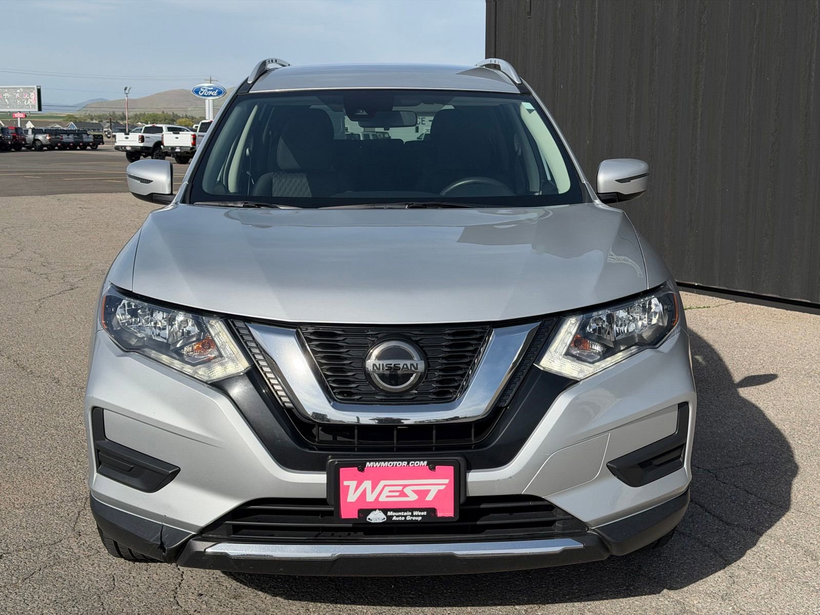 Used 2020 Nissan Rogue SV AWD/4WD image 2