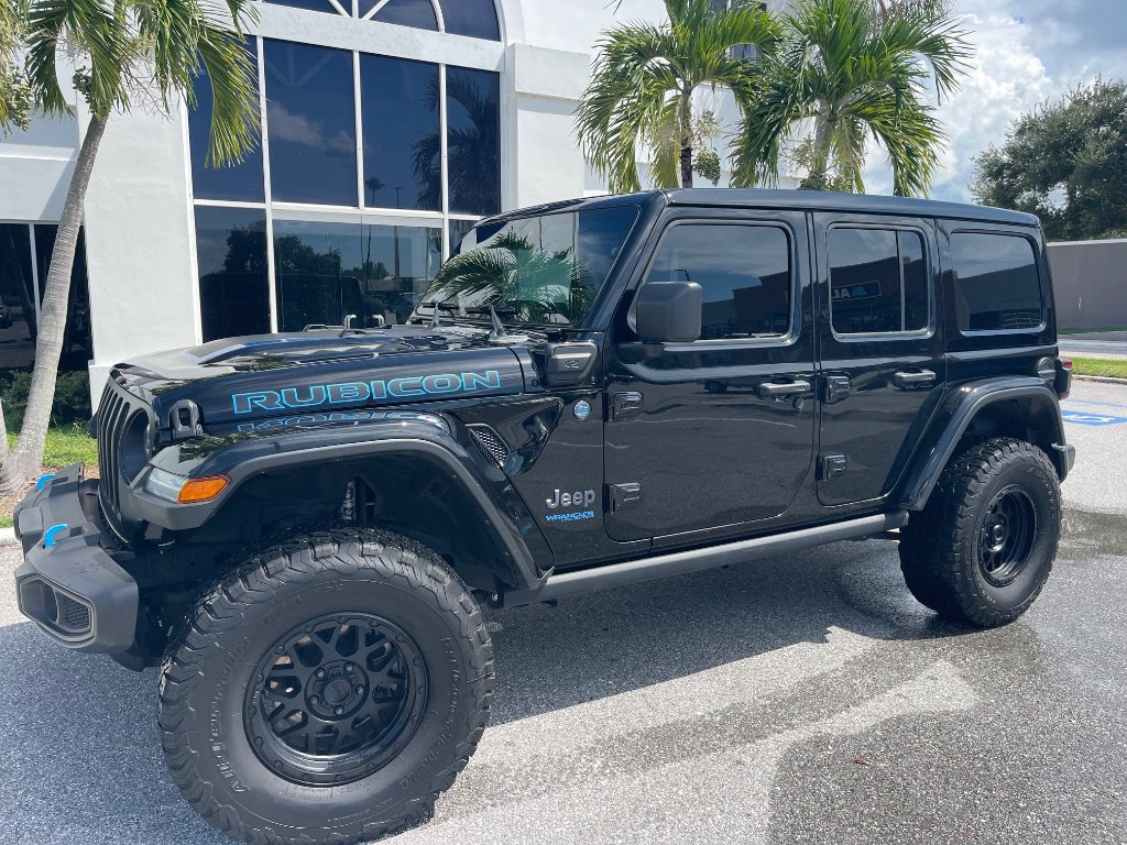 Used 2022 Jeep Wrangler Unlimited Rubicon 4xe w/ Safety Group AWD/4WD image 11
