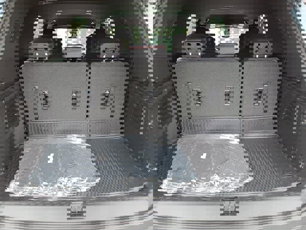 New 2026 Chevrolet Traverse Z71 w/ Enhanced Driving Package AWD/4WD image 10