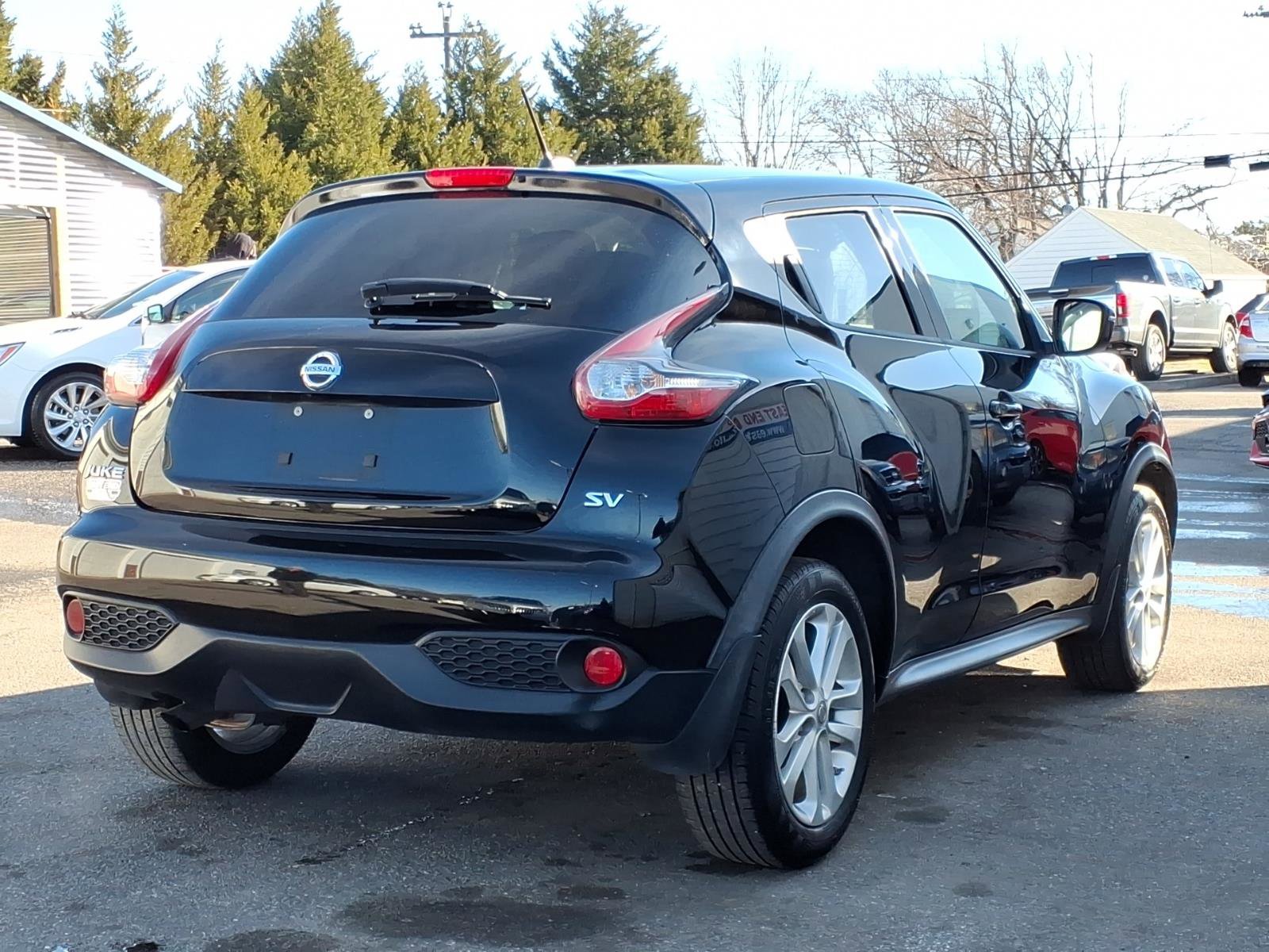 Used 2015 Nissan Juke SV FWD image 4