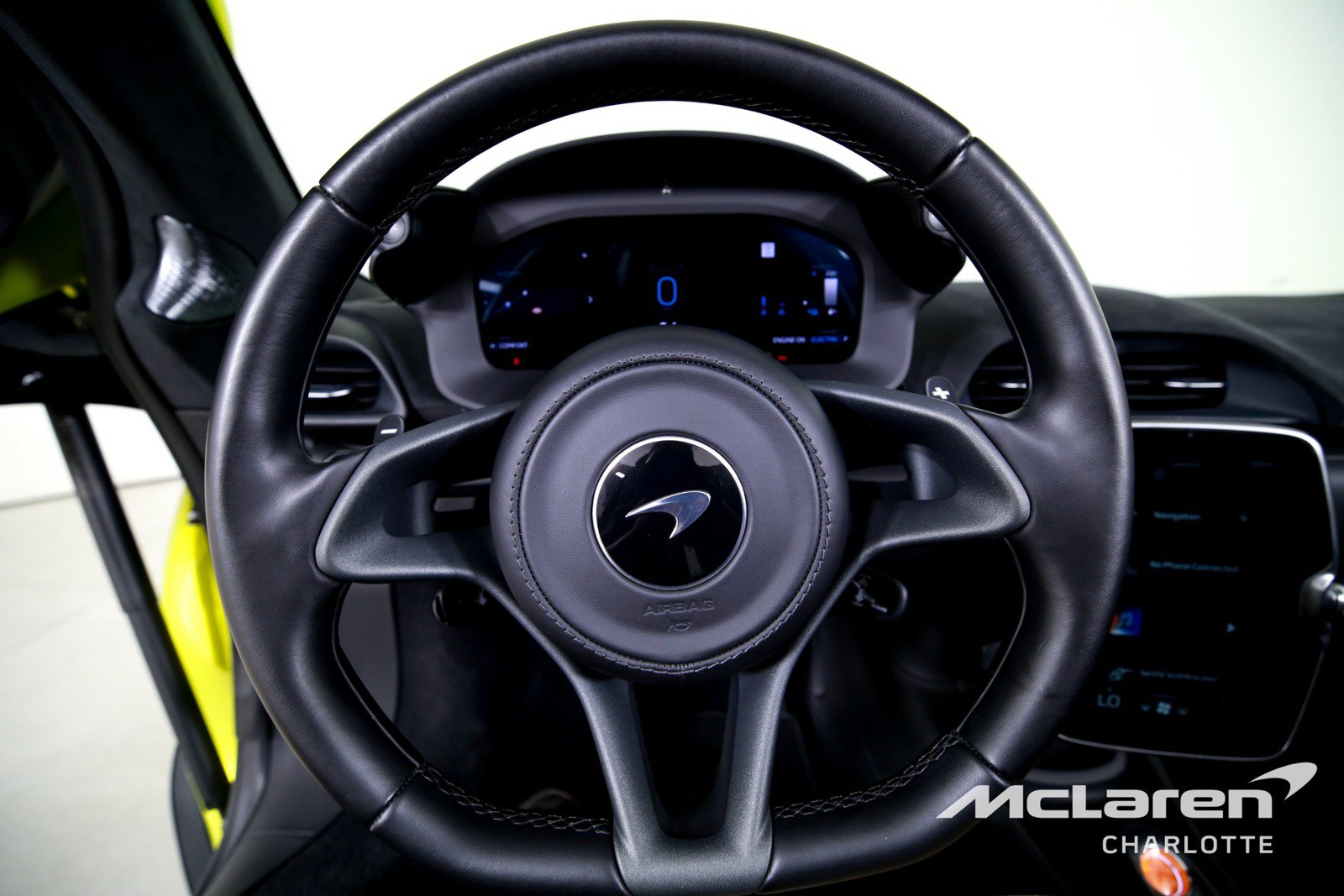 Used 2025 McLaren Artura Spider RWD image 15