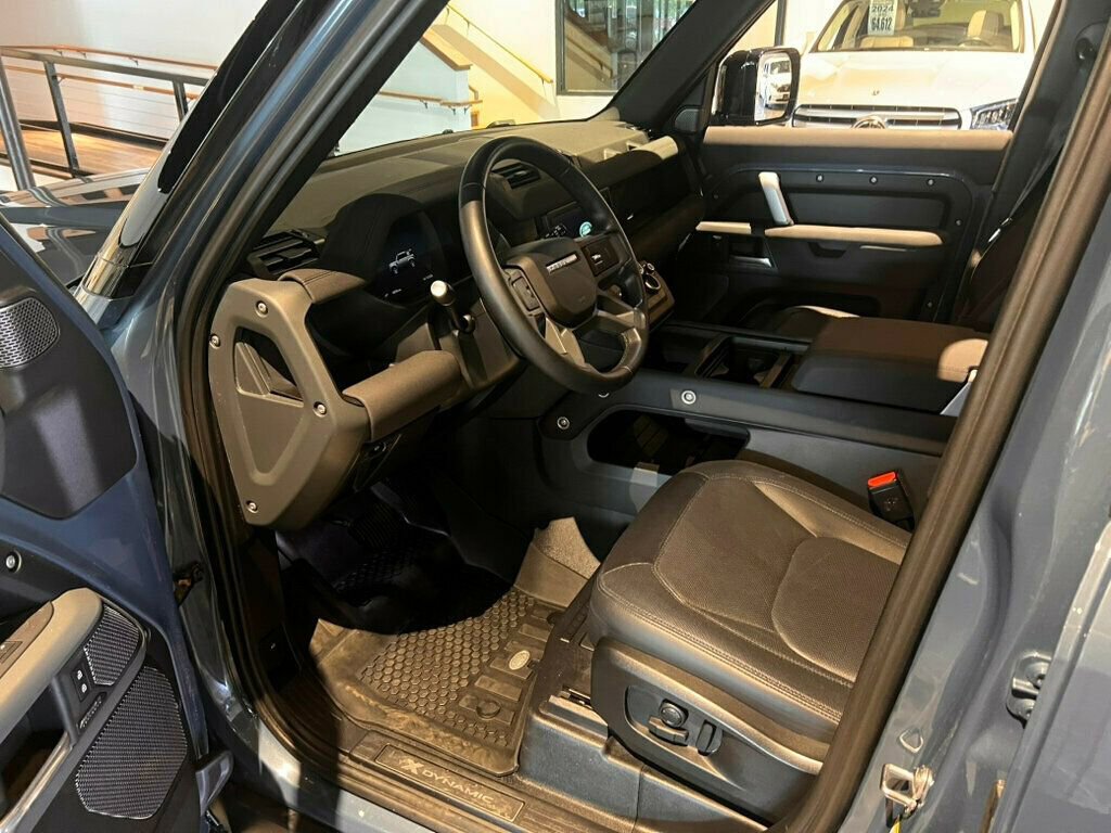 Used 2023 Land Rover Defender 110 X-Dynamic SE image 9