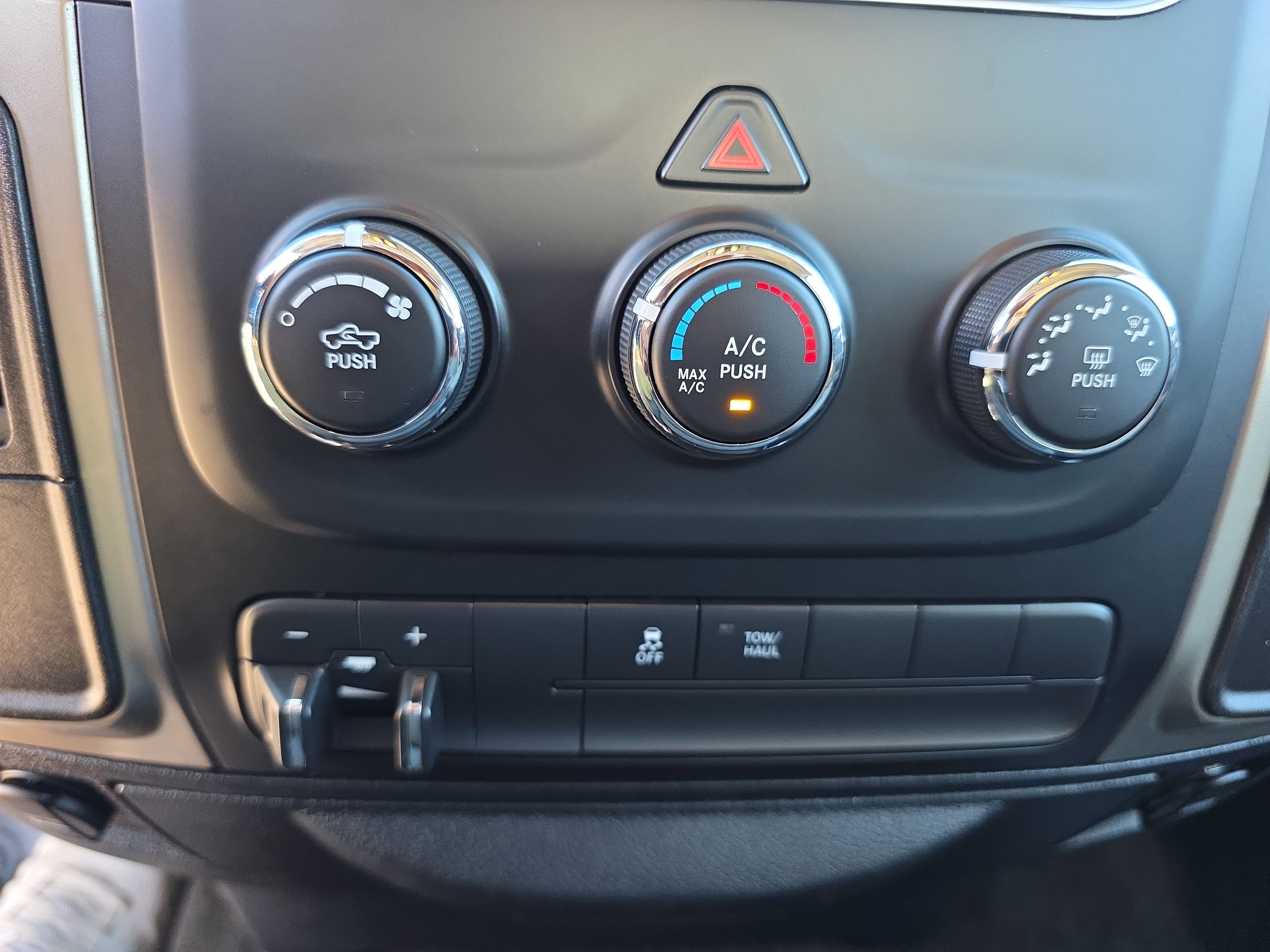 Used 2015 RAM 2500 SLT image 27