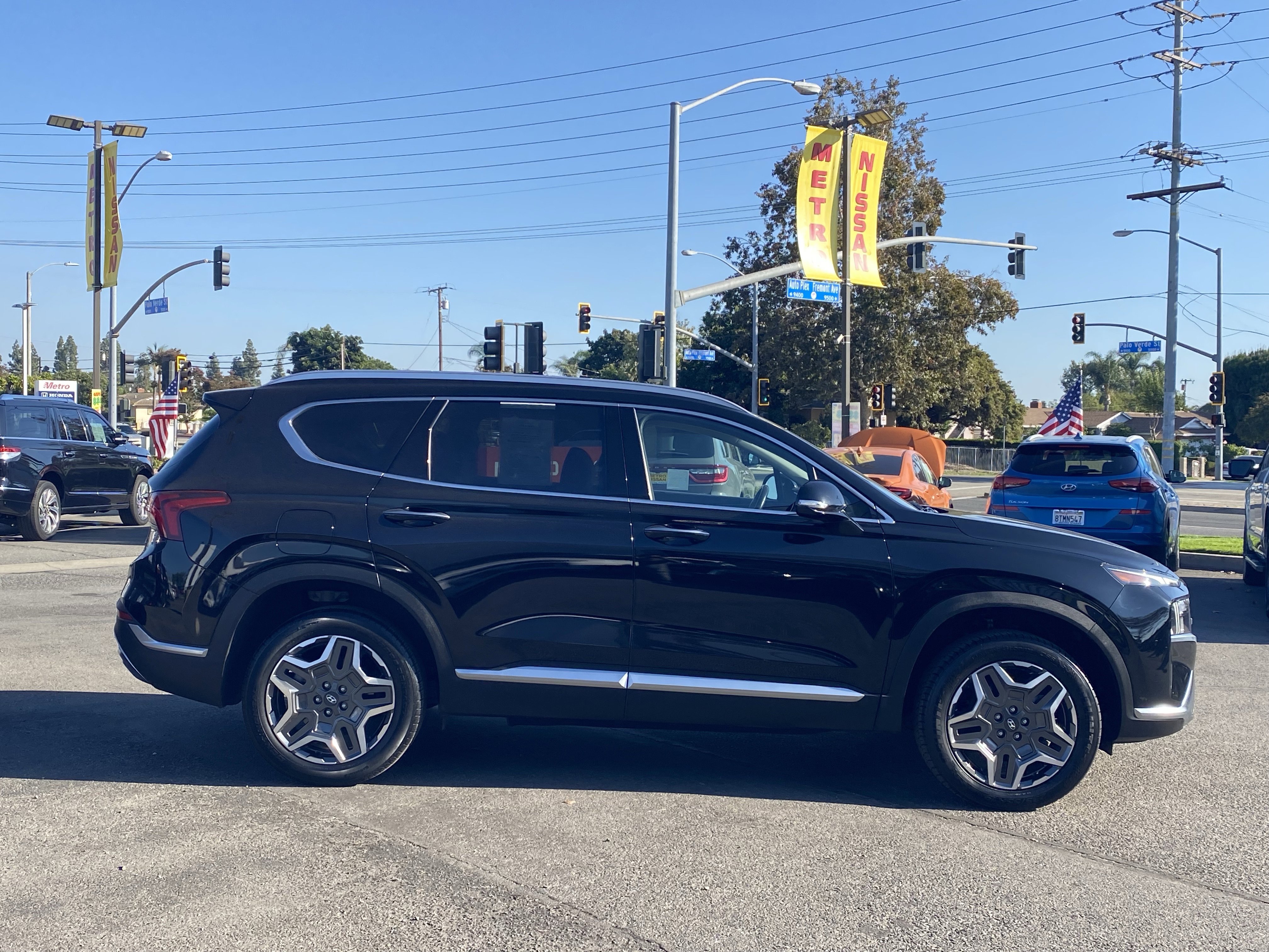 Used 2023 Hyundai Santa Fe SEL Convenience image 2