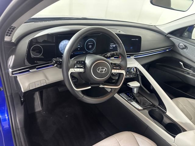 Used 2023 Hyundai Elantra Limited image 13