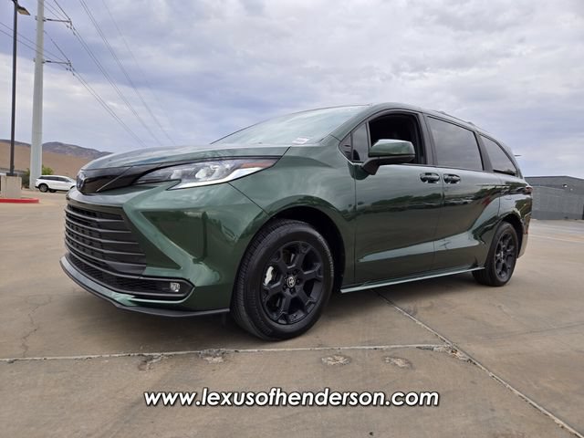 Used 2025 Toyota Sienna XLE Woodland Edition AWD/4WD image 2