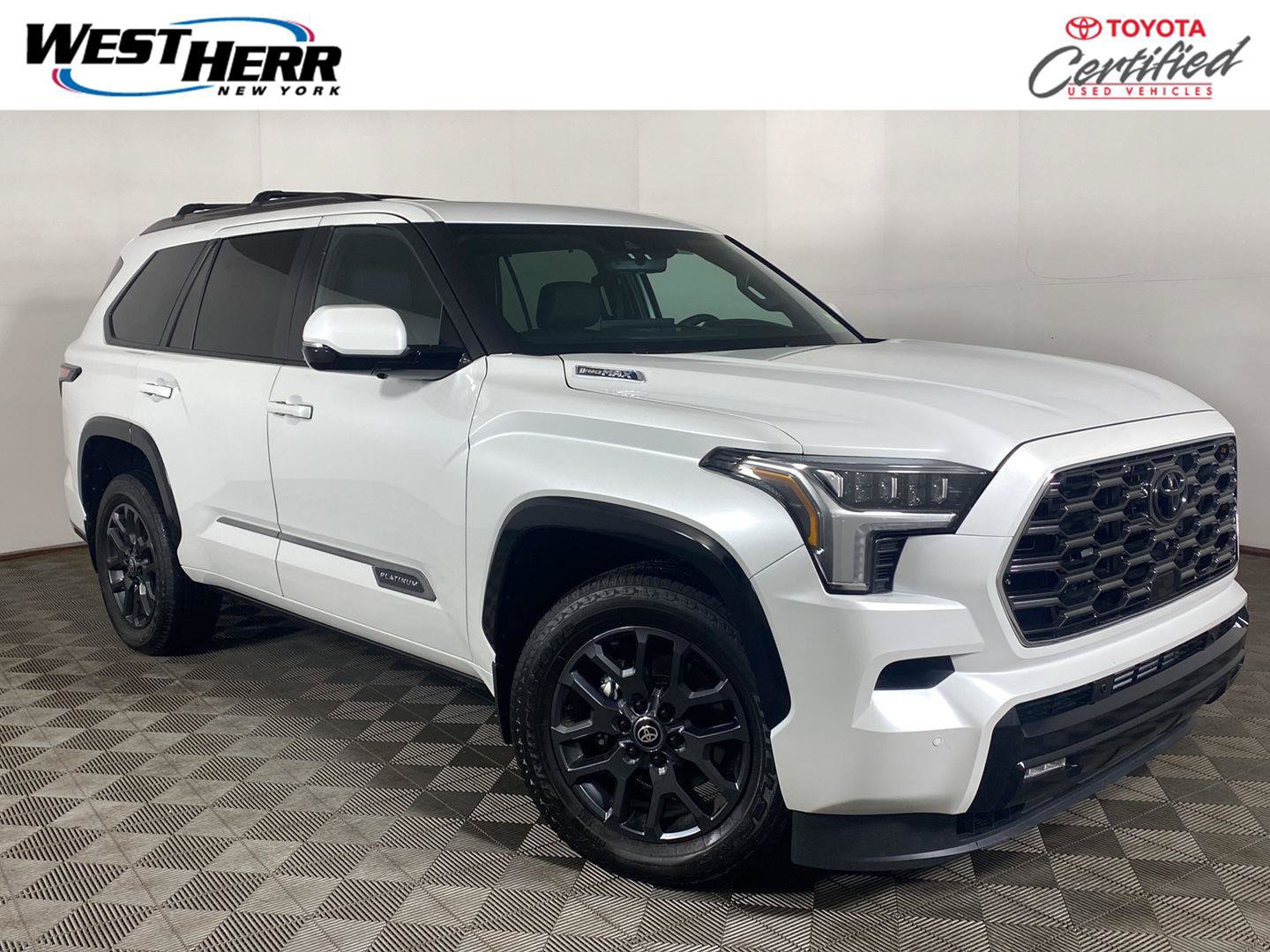 Used 2026 Toyota Sequoia Platinum AWD/4WD image 1