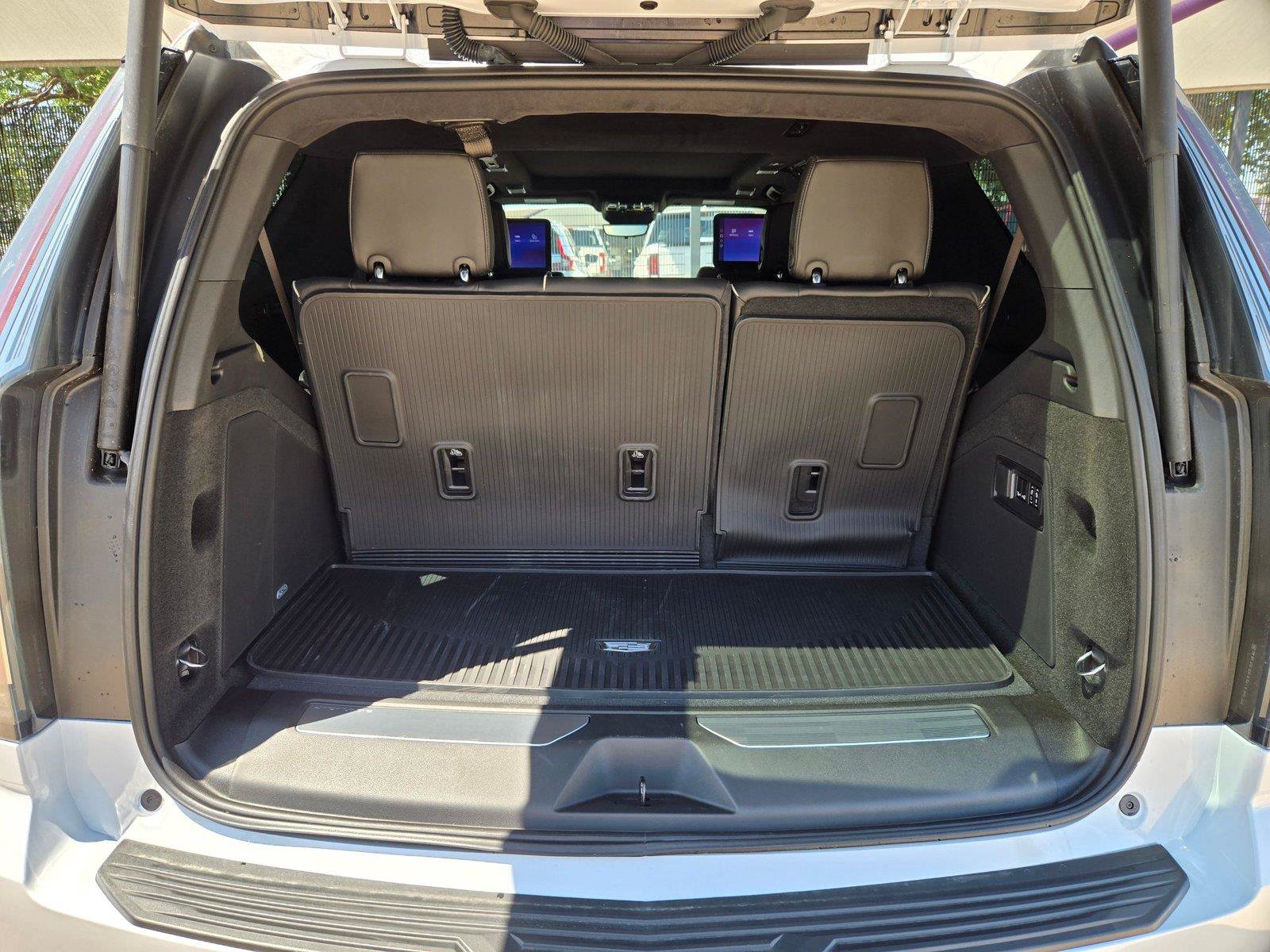 New 2026 Cadillac Escalade Platinum Sport w/ LPO, ONYX Package AWD/4WD image 34